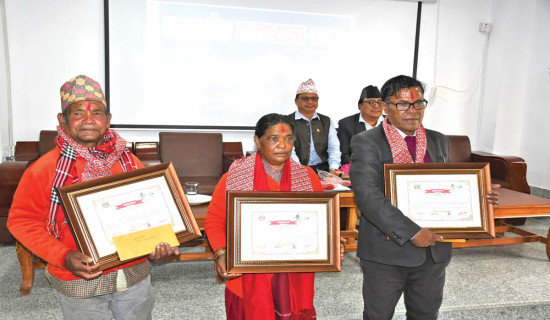 Three artisans receive Gharapjhong Kavyayatra Honour-2083