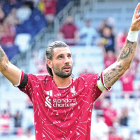 Gomez injury spoils Iraola’s winning Liverpool start